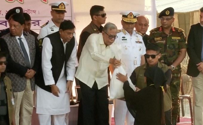 ปธน.บังกลาเทศเยี่ยมผู้ลี้ภัยชาวโรฮีญจา