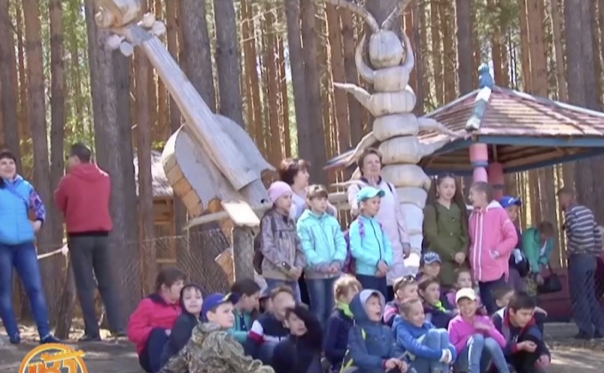 “ป่าเทพนิยาย” เนรมิตจากศิลปินทั่วโลก