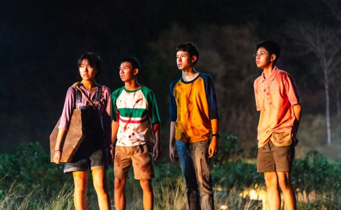 M Studio และ สะดวกรัชโยธิน เผยภาพเซ็ทแรก ‘Ghost Board กล่องผีสุ่มวิญญาณ’ รวมตัวนักแสดงดาวรุ่งเลือดใหม่ ปะทะตัวพ่อ ‘แฉะ องอาจ’ สุ่มตายพร้อมกัน 12 มีนาคมนี้