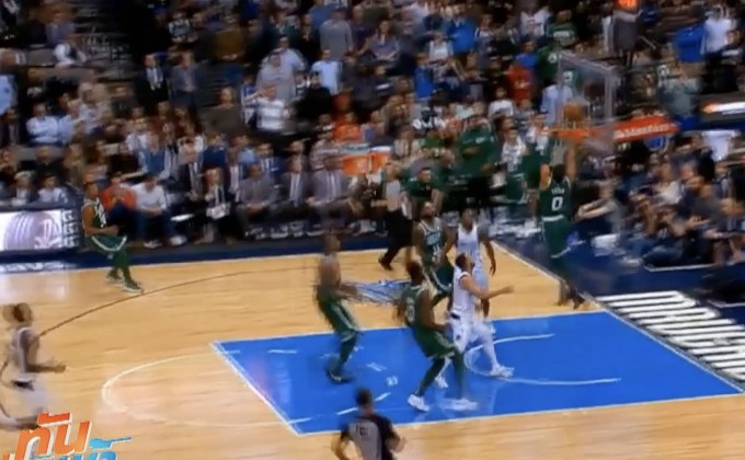 “เออร์วิ่ง” ระเบิดฟอร์ม 47 แต้ม พา “เซลติก” ชนะรวด 16 เกมติด