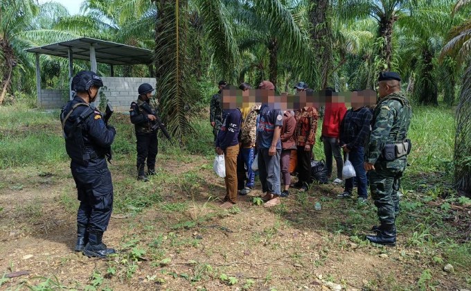 พิษเศรษฐกิจเล่นงาน แรงงานกัมพูชา 17 ชีวิตหนีความยากจน ลอบเข้าไทยทั้งครอบครัว