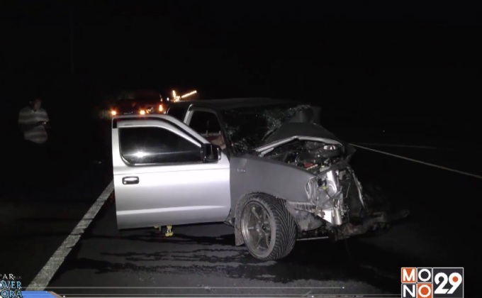 ชายวัย 42 ปีขับกระบะซิ่งชนท้ายรถขนมเจ็บสาหัส