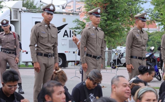 AIS ร่วมถวายความอาลัย “สมเด็จพระพันปีหลวง” ขยายสัญญาณ 5G, 4G และ Free WiFi อำนวยความสะดวกประชาชน