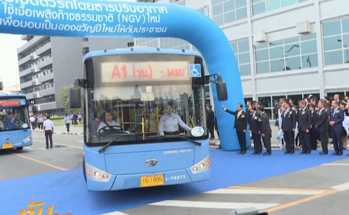 นายกฯเปิดตัวรถเมล์เอ็นจีวี เป็นของขวัญปีใหม่ให้ ปชช.