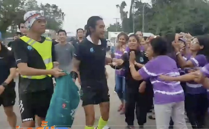 “ตูน บอดี้สแลม” ออกวิ่งต่อวันที่ 20 คนชุมพรรอรับคึกคัก