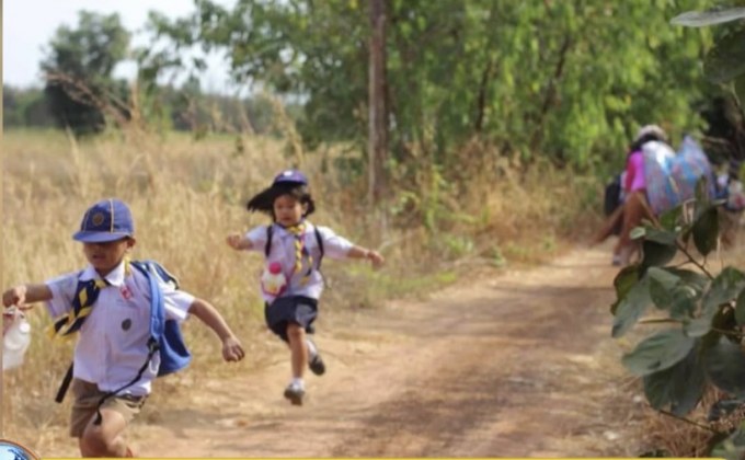 สีสันวันครู นักเรียนวิ่งป่าราบ