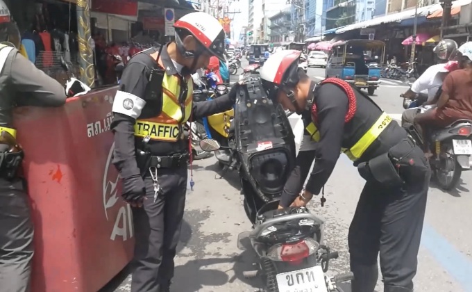 ตร.กวดขันวินัยจราจรพบ จยย.ถูกขโมย