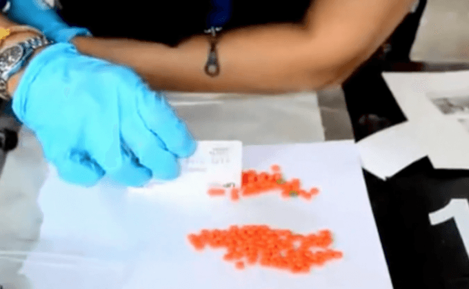 ตรวจค้นที่พักผู้ใหญ่บ้านอยุธยาพบวัยรุ่นมั่วสุมยาเสพติด