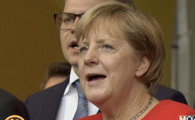 ตำรวจล่าตัวมือปามะเขือเทศใส่นายกฯ เยอรมนี