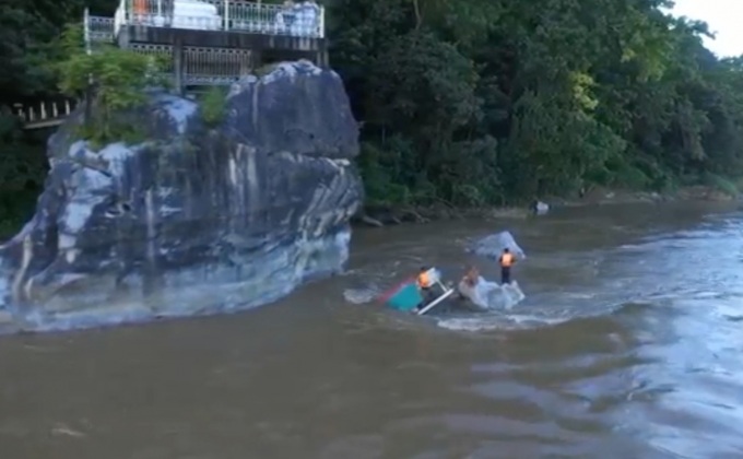 เรือล่มกลางแม่น้ำกก 2 แม่ลูกเสียชีวิต