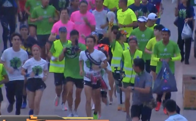 “ตูน บอดี้สแลม” วิ่งเพื่อ 8 รพ.ภาคอีสาน วันแรก