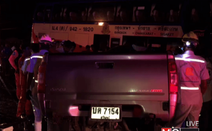 กระบะประสานงารถทัวร์ จ.สุรินทร์