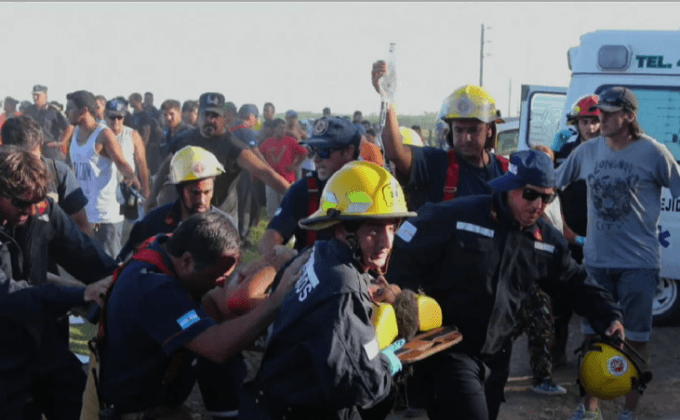 รถไถลออกจากสนามแข่งดาการ์แรลลี่