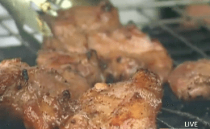 ตรวจร้านปิ้งย่างหลังพบเข็มฉีดยาในคอหมู