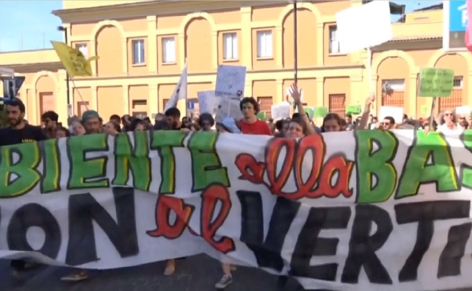 เหตุประท้วงใกล้ที่ประชุม G7 ในอิตาลี