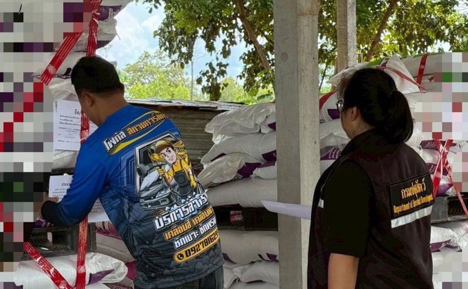 กรมปศุสัตว์บุกจับอาหารสัตว์เถื่อนกลางอำนาจเจริญ อายัดกว่า 400 กระสอบขายออนไลน์