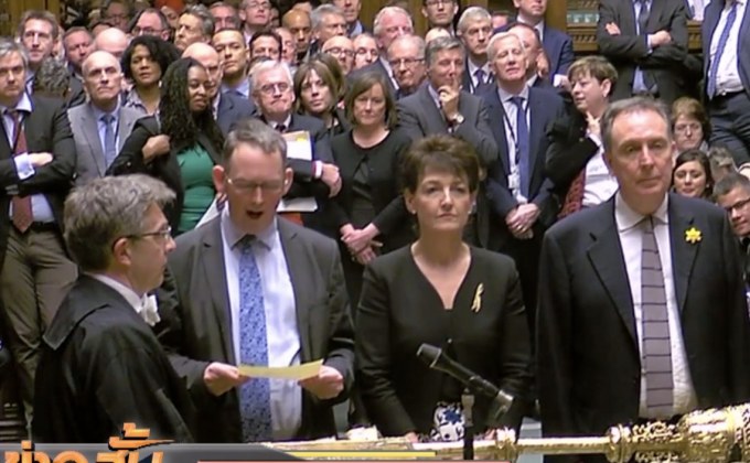 สภาผู้แทนฯอังกฤษลงมติเลื่อนวันเบร็กซิต