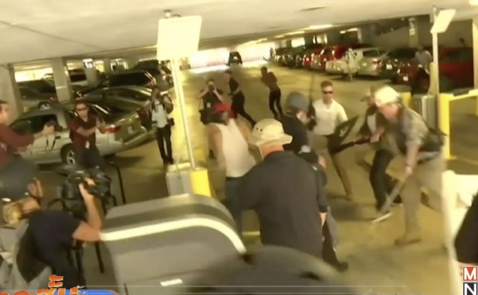 เหตุปะทะระหว่างเดินขบวนในสหรัฐฯ