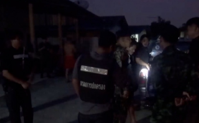 ทหารปิดล้อมตรวจค้นสารเสพติด จ.ชลบุรี