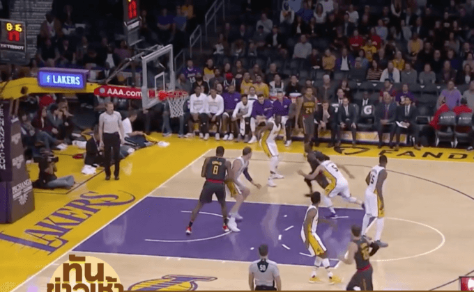 “เลเกอร์ส” ระเบิดฟอร์มเปิดบ้านชนะ “ฮอว์คส์”