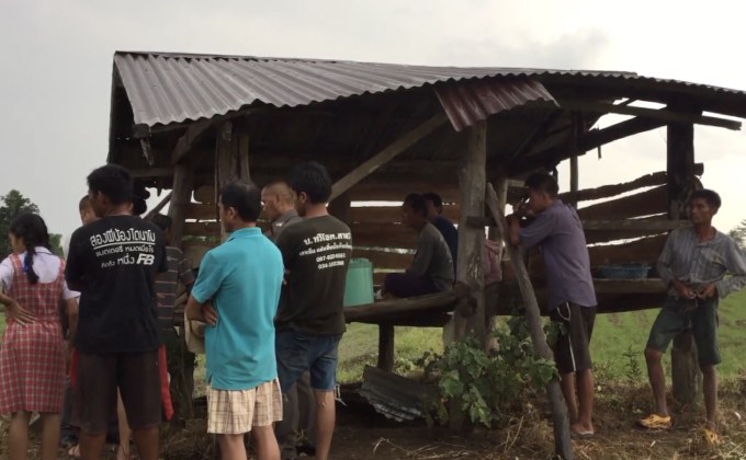 ชาวนา 4 คน หลบฝนในกระท่อมถูกฟ้าผ่า