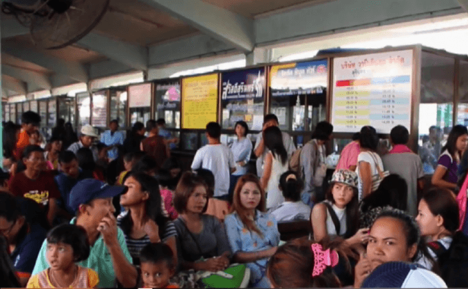 ปชช.เริ่มทยอยเดินทางเข้ากรุงเทพฯ