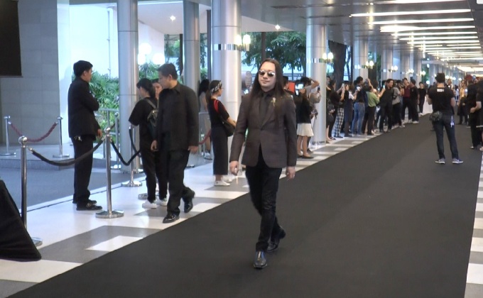 “พีธ พีระ” ร่วมเชิญรางวัล ปลื้มลูกชายมีแววตามรอยพ่อ