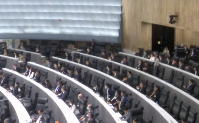 เสนอเปิดประชุมสภาสมัยวิสามัญแก้ปัญหาโควิด-19