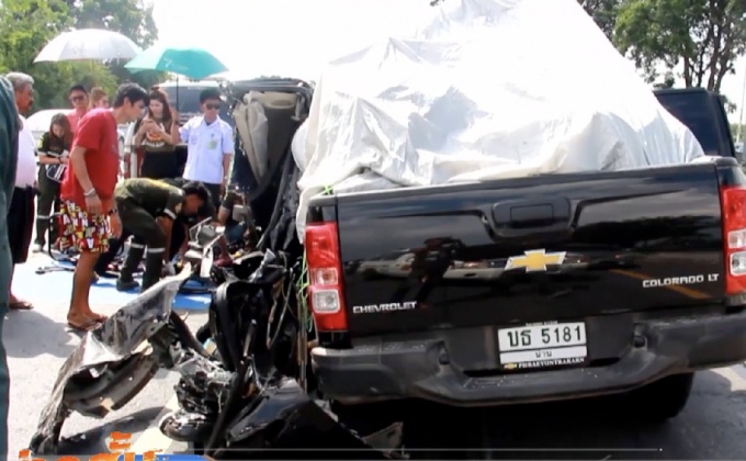 รถบรรทุกชนกระบะยางระเบิดเสียชีวิต 1 คน