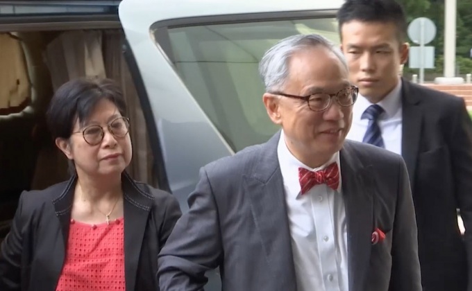 อดีตผู้นำฮ่องกงปฏิเสธไม่ได้รับสินบน