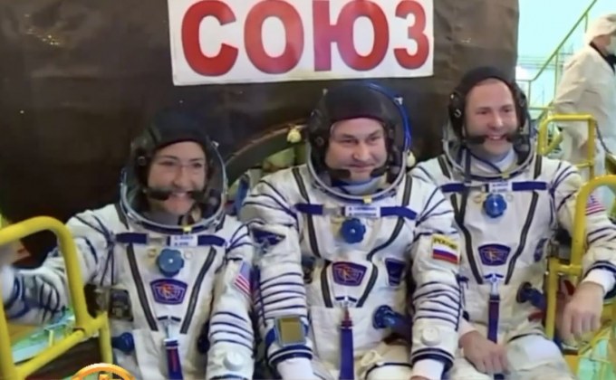 ​การเดินสำรวจอวกาศของนักบินหญิงคู่แรก