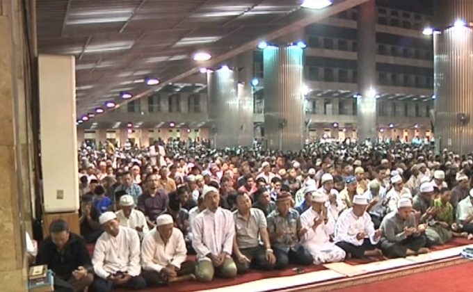 ชาวมุสลิมในอินโดฯ เริ่มถือศีลอดช่วงเดือนรอมฎอน