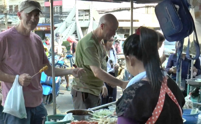 สุดฮิต ลูกชิ้นยืนกินเมืองบุรีรัมย์