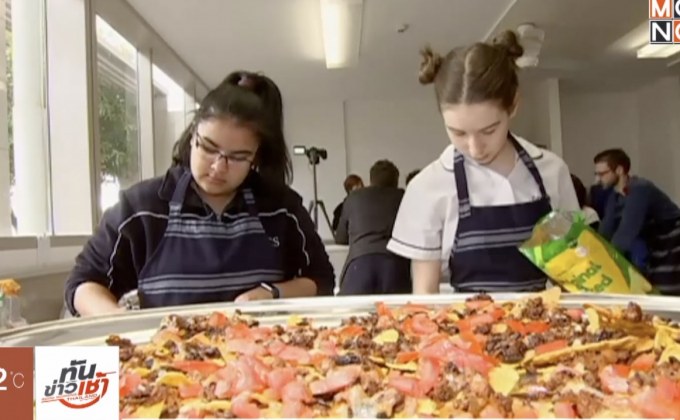 นักเรียนออสซี่ทำคุกกี้จิ้งหรีดและขนมจากแมลง