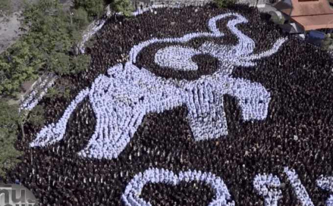 หลายจังหวัดร่วมแปรอักษร แสดงความอาลัย