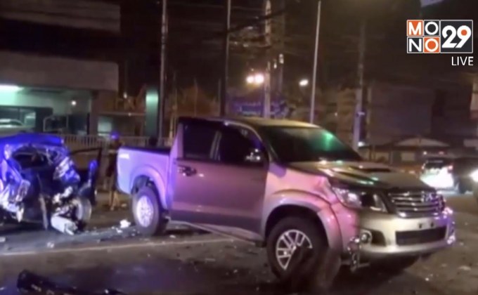 กระบะพุ่งชนรถหลายคันกลางแยกอ่างศิลาสาหัส 3 คน