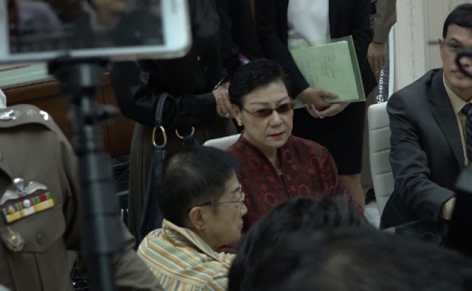 2 ป้าทุบรถรับทราบข้อกล่าวหา พร้อมแจ้งความกลับ