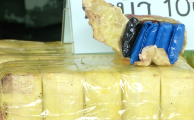 รวบสองหนุ่มขี่ จยย.ขนยาบ้า 1 แสนเม็ด