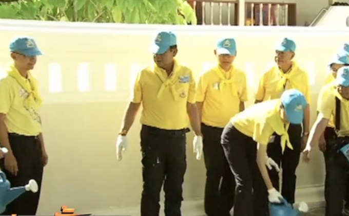 นายกฯ นำจิตอาสาปรับภูมิทัศน์วัดโสมฯ