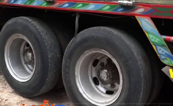 พ่อถอยรถบรรทุกทับร่างลูกสาวเสียชีวิต