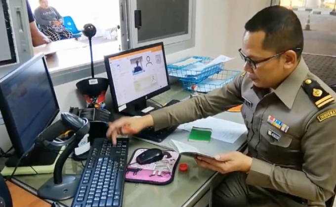 ศาลออกหมายจับ 5 ผู้ต้องหา พา “อดีตพระพรหมเมธี” หนี