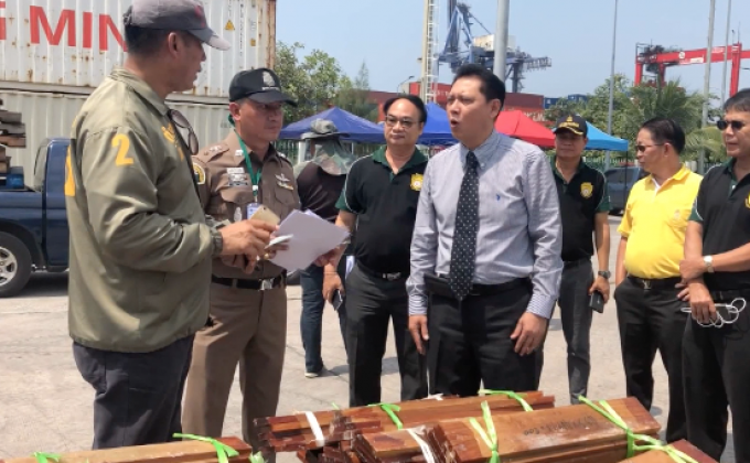 ศุลกากรท่าเรือแหลมฉบังจับไม้ประดู่สำแดงเท็จ