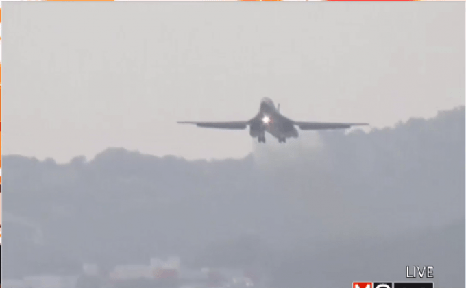 สหรัฐฯส่งเครื่องบินโฉบคาบสมุทรเกาหลีอีกครั้ง