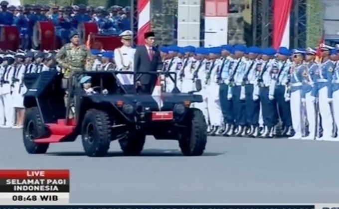 พิธีสวนสนามครบรอบ 72 ปี กองทัพอินโดนีเซีย