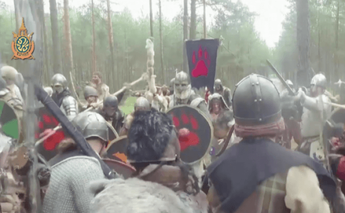 แฟน “The Hobbit” รวมตัวแสดงฉากต่อสู้