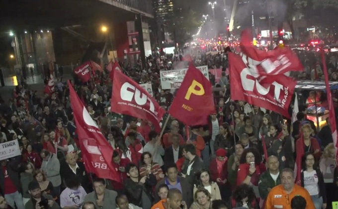 ประชาชนประท้วงหลังศาลตัดสินจำคุกอดีตผู้นำบราซิล