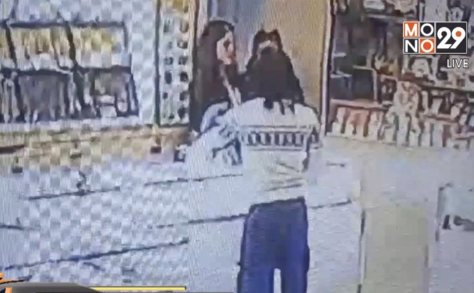 เปิดคลิปโจรใส่วิกผม ชิงทองห้างดังย่านพระราม 4