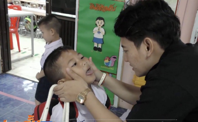 ร.ร.อนุบาลมโนรมย์เฝ้าระวังโรคมือเท้า​ปาก