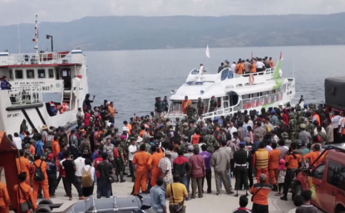 ตำรวจอินโดฯ จับกัปตันเรือเฟอร์รี่ที่ล่มกลางทะเลสาบ