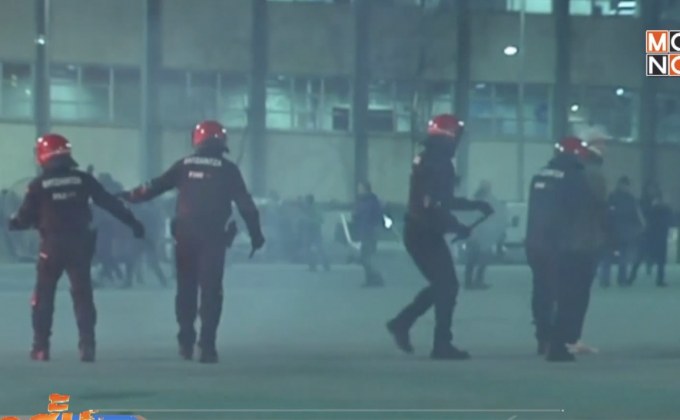 ตำรวจสเปนหัวใจวายหลังแฟนบอลปะทะกัน